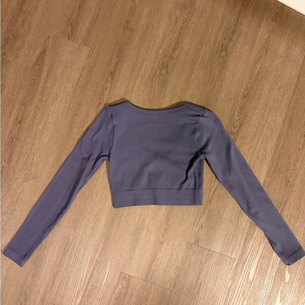 Garage Ribbed V-Neck Crop Top - Picture 3 of 3
